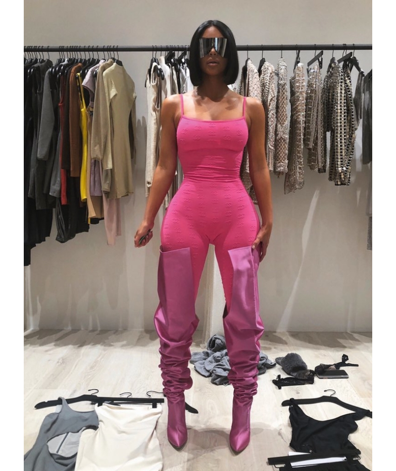 A Shock of Pink | Twitter/@KimKardashian