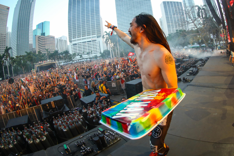 Steve Aoki Just Wants Some Cake | Alamy Stock Photo by Fotograferen.net 