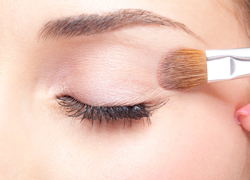 Do Prime and Prep Eyelids | Serg Zastavkin/Shutterstock