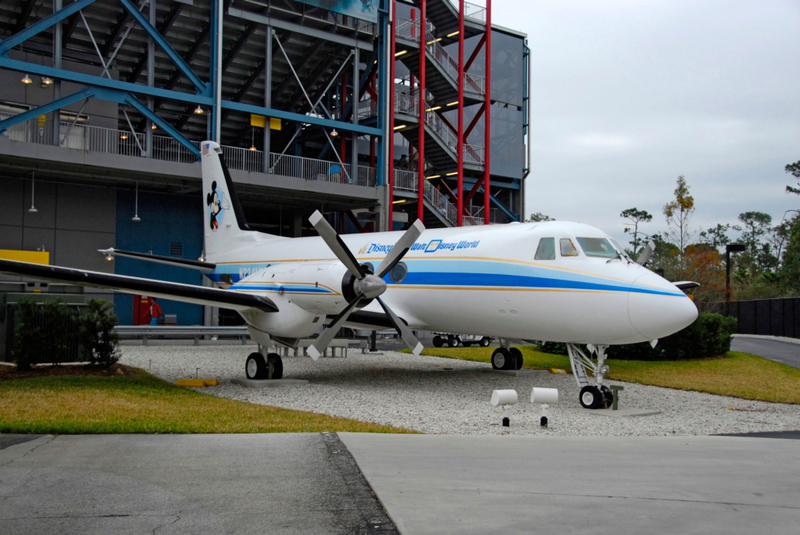 El avión de Walt está entre bastidores | Alamy Stock Photo