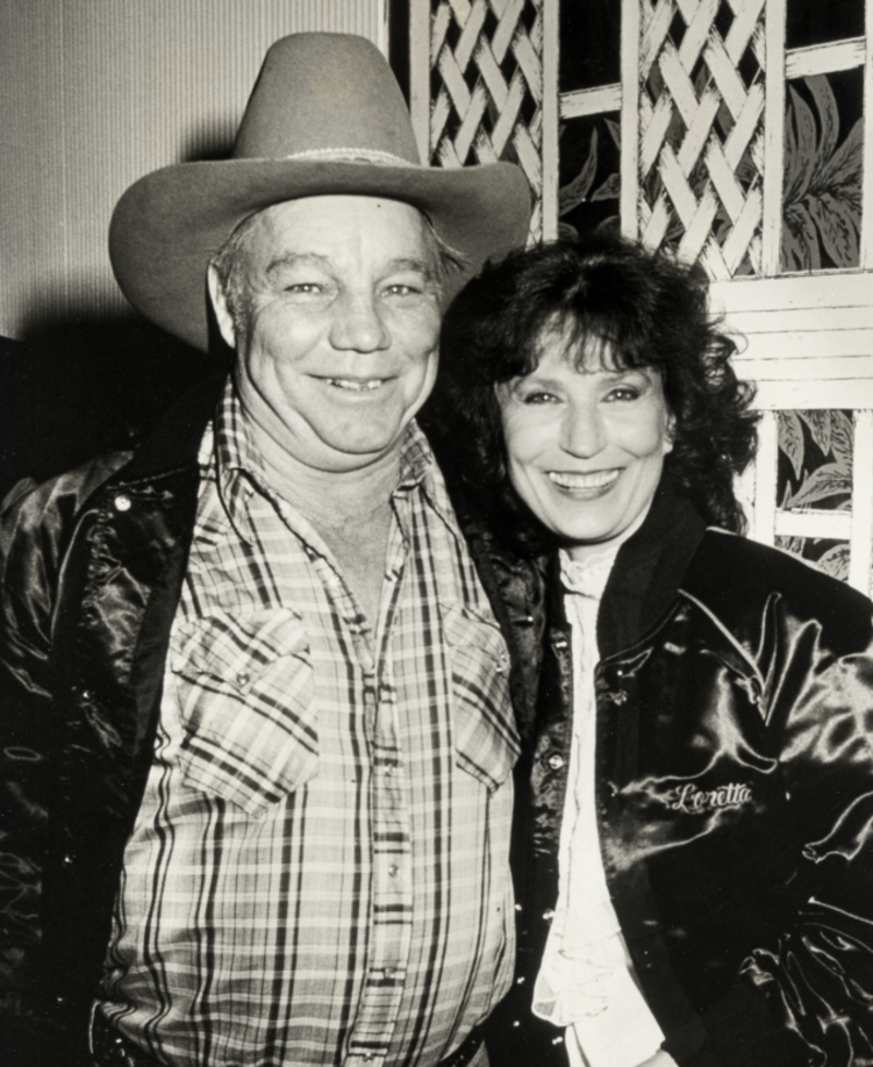 Loreta and Oliver Lynn | Getty Images Photo by Ron Galella/Ron Galella Collection