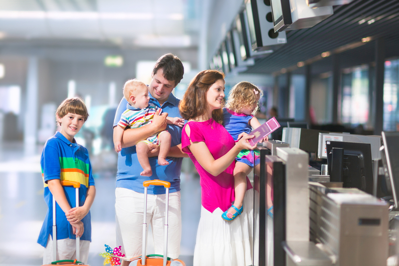 No vueles en rutas familiares | Shutterstock Photo by FamVeld