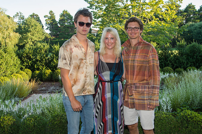 Warren y Ansel Elgort | Getty Images Photo by Mark Sagliocco