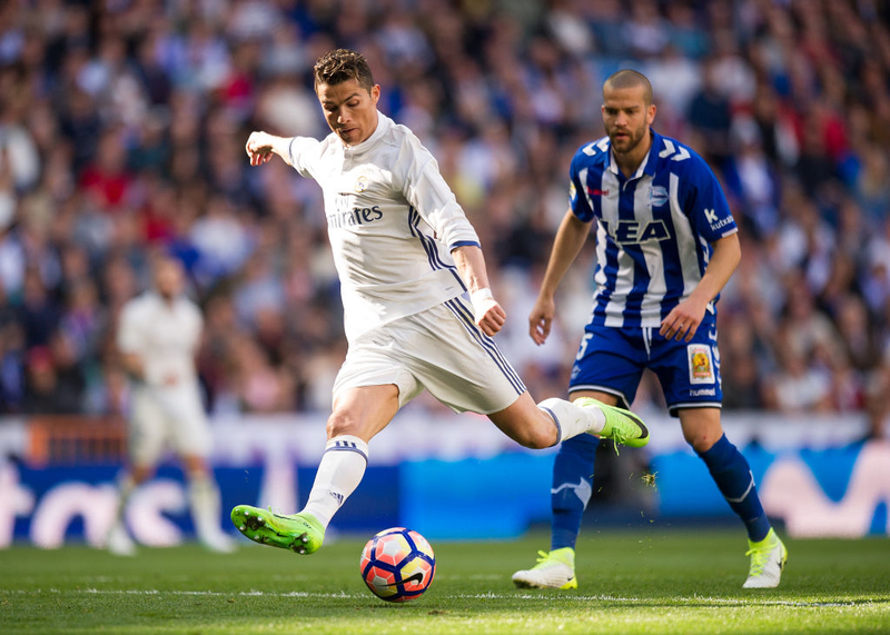 Ambidextrous Dribbler | Getty Images Photo by Denis Doyle