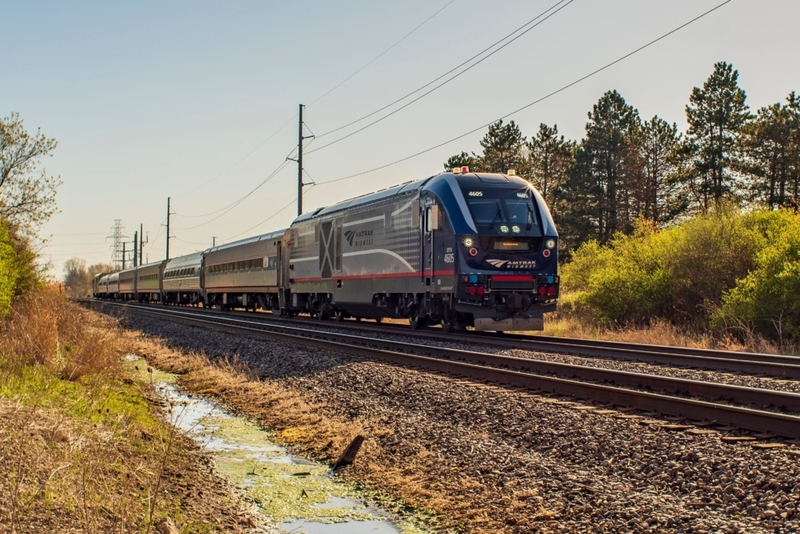 Michigan Friends Don’t Let Their Friends Drink and Board a Train | Alamy Stock Photo