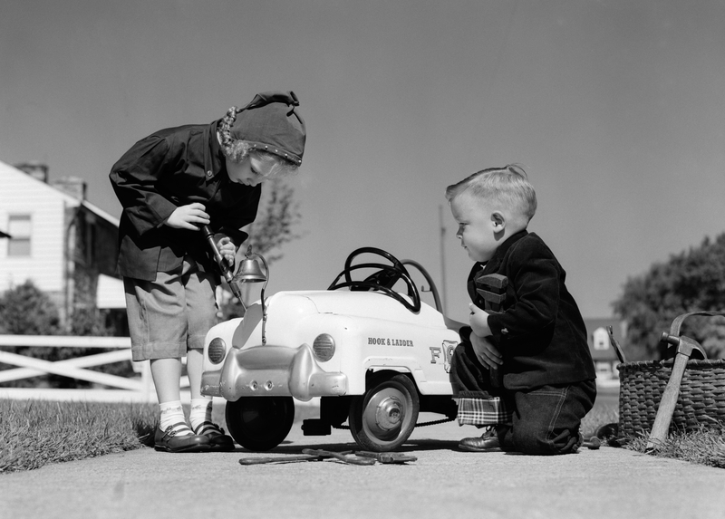 Ir solo a la casa de un amigo | Alamy Stock Photo by ClassicStock/H.ARMSTRONG ROBERTS