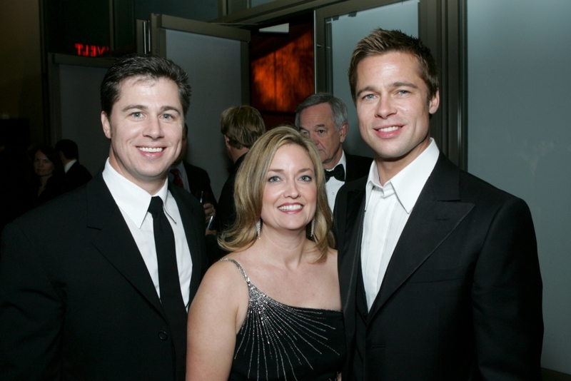 Brad Pitt con su hermano Doug | Shutterstock Editorial Photo by Alex Berliner/BEI