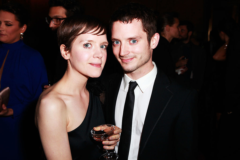 Elijah Wood con su hermana menor Hannah | Getty Images Photo by Todd Oren