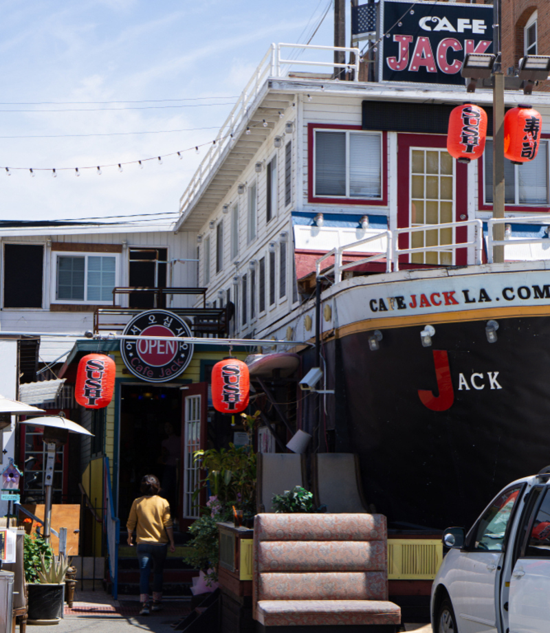 Korean Food and Titanic Fans | Shutterstock