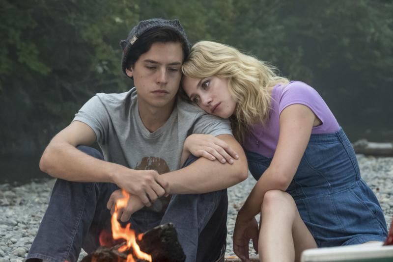 Betty & Jughead – Riverdale | MovieStillsDB Photo by Lucy20/production studio