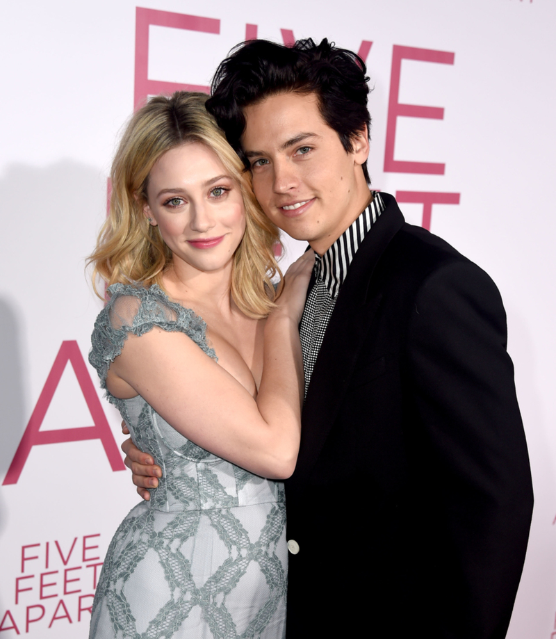 Lili Reinhart y Cole Sprouse | Getty Images Photo by Kevin Winter