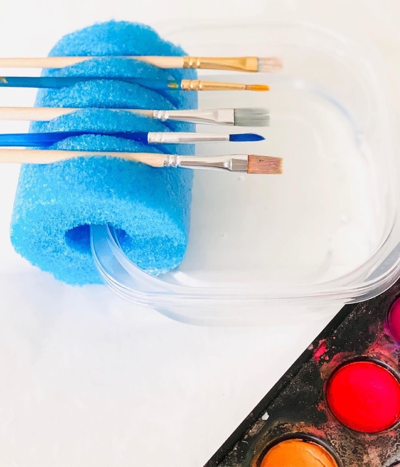 Paint Brush Holder | Instagram/@hellowonderful_co