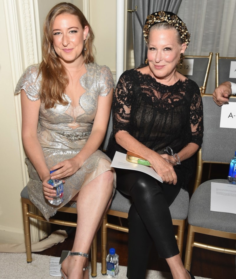 Bette Midler y Sophie Von Haselberg | Getty Images Photo by Gary Gershoff/WireImage