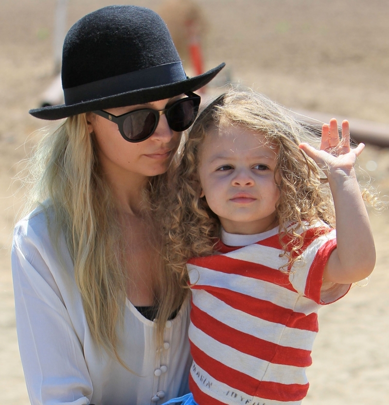 Nicole Richie und Harlow Richie | Alamy Stock Photo by WENN Rights Ltd 