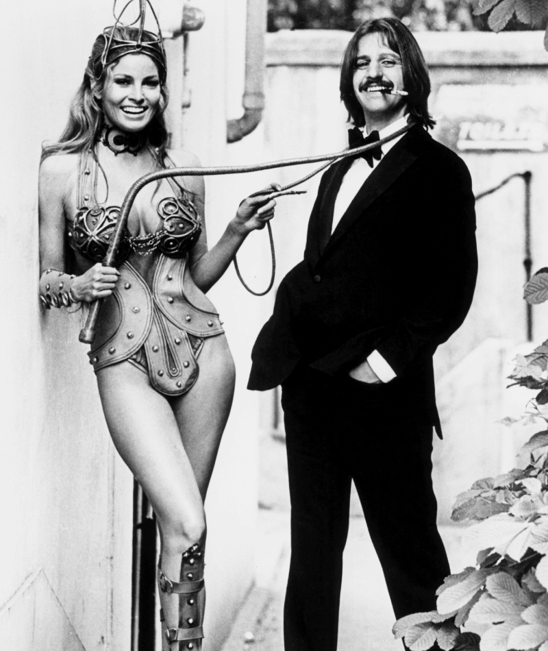 Raquel Welch y Ringo Starr durante el rodaje de 