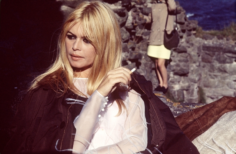 Brigitte Bardot en un descanso para fumar | Shutterstock Editorial