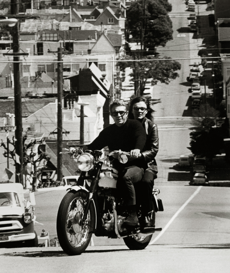 Steve McQueen y Jacqueline Bisset en Bullitt | Alamy Stock Photo by PictureLux/The Hollywood Archive