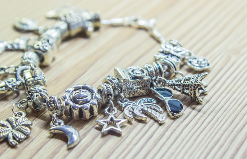 Pulsera Pandora Charms | Shutterstock