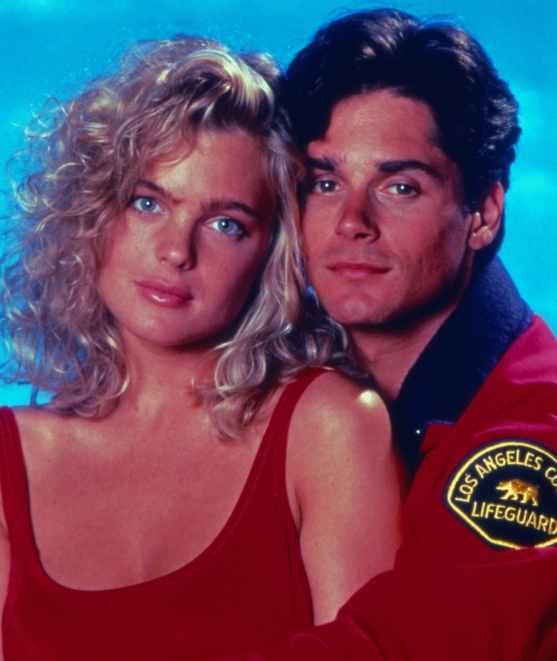 Erika Eleniak antes | Alamy Stock Photo 