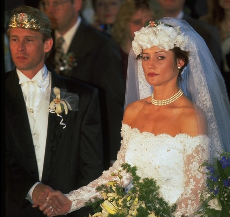 Campanas de boda | Getty Images Photo by Philippe Caron 