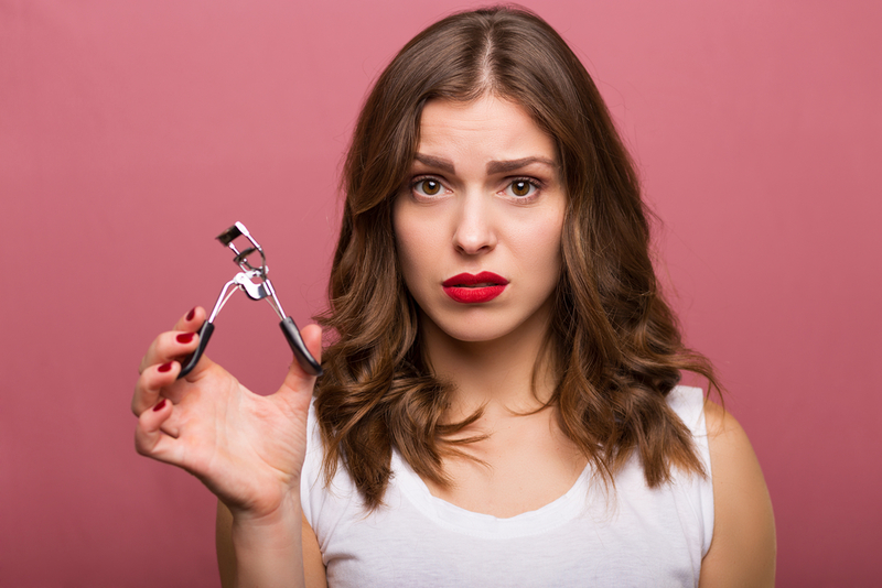 Heating Your Eyelash Curler | Shutterstock