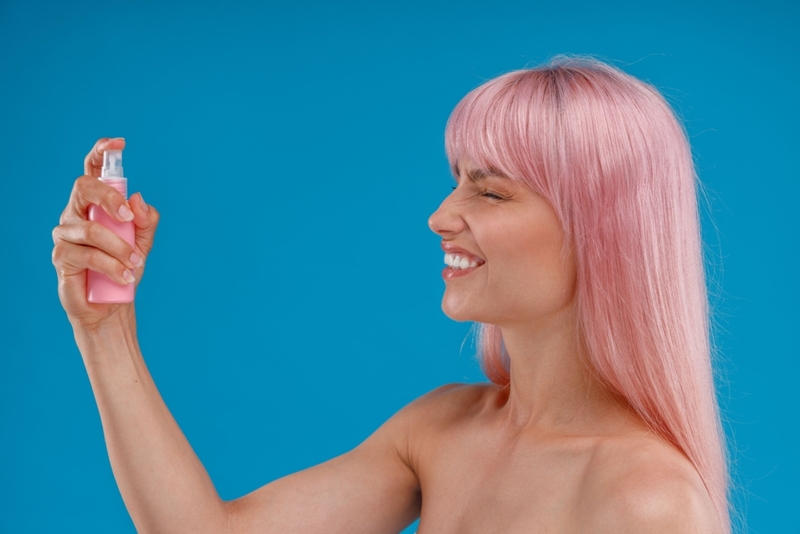 Hairspray to Set Your Makeup | Alamy Stock Photo