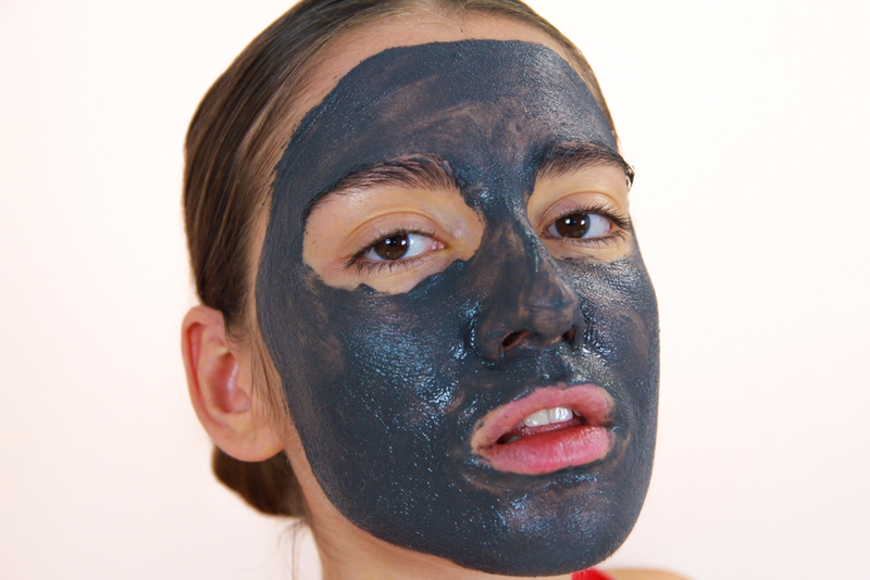 La mascarilla de resplandor negro | Shutterstock