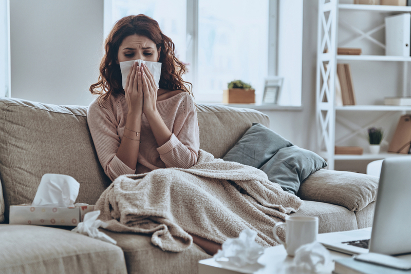 Going to Bed With Wet Hair Will Give You a Cold | Shutterstock