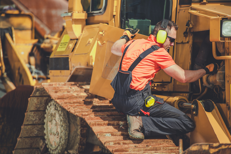 Bulldozer Mechanic | Shutterstock