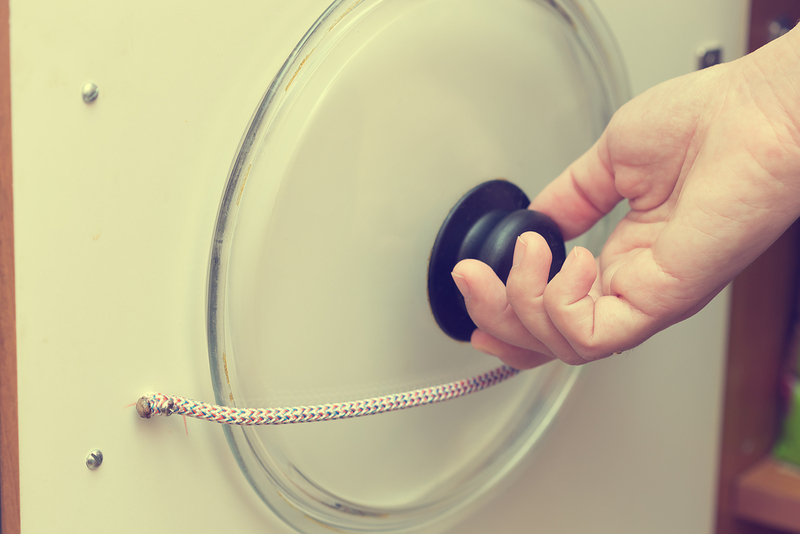 Hang Your Lids up Rope | Shutterstock Photo by Kapustin Igor