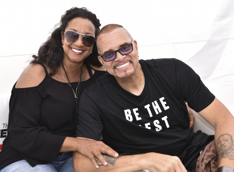 Sinbad y Meredith Adkins | Getty Images Photo by Rodin Eckenroth 