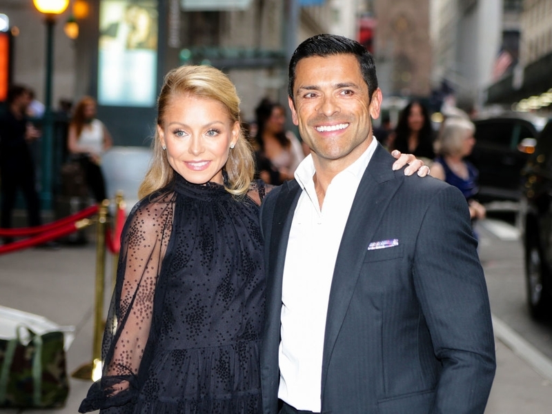 Kelly Ripa y Mark Consuelos de 