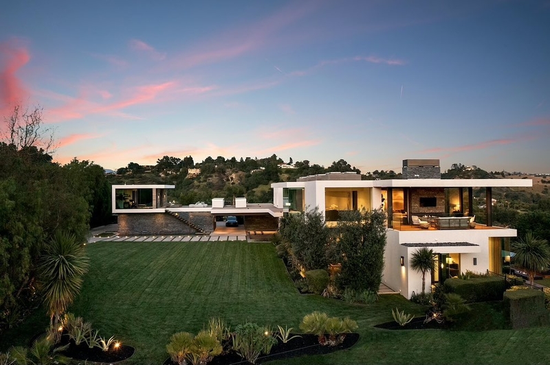 Luxurious Listings | Instagram/@jasonoppenheim