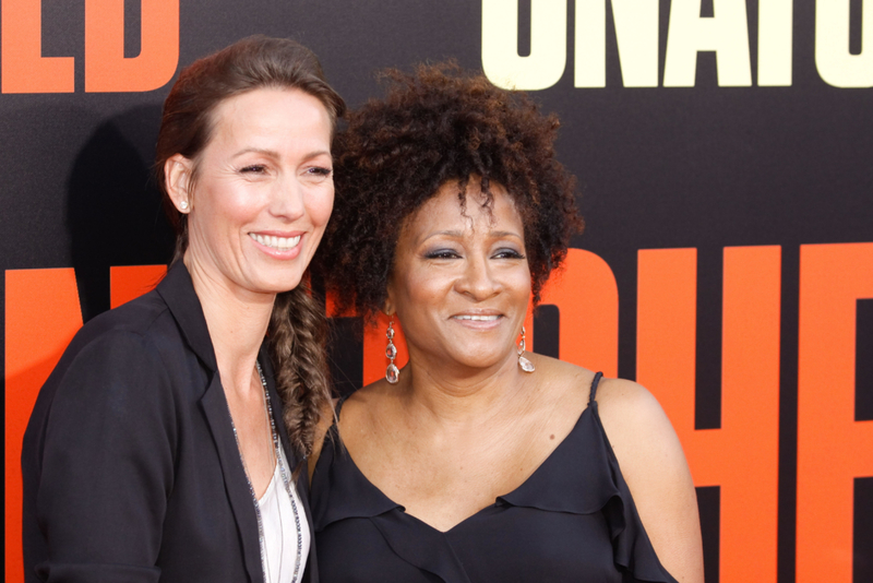 El amor no tiene límites con Wanda Sykes y Alex Sykes | Alamy Stock Photo by Joseph Martinez/PictureLux/The Hollywood Archive