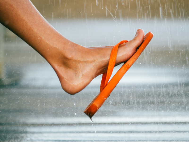 Protege tus chanclas y tus pies | Getty Images Photo by Rafa Elias