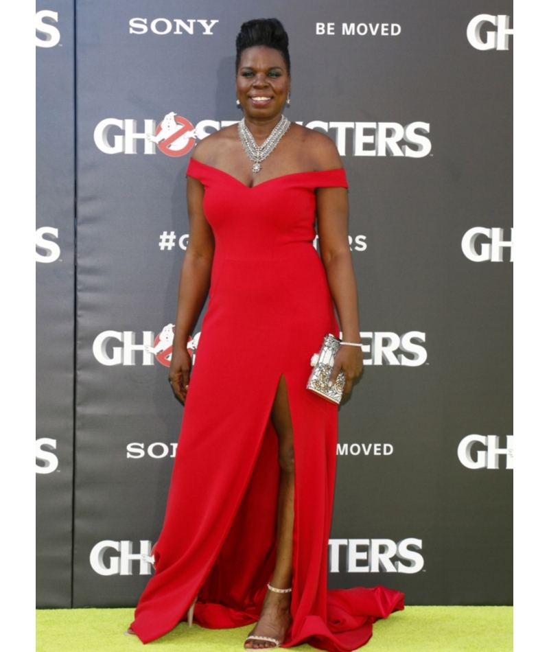 Leslie Jones - (183 cm) | Shutterstock Photo by Tinseltown