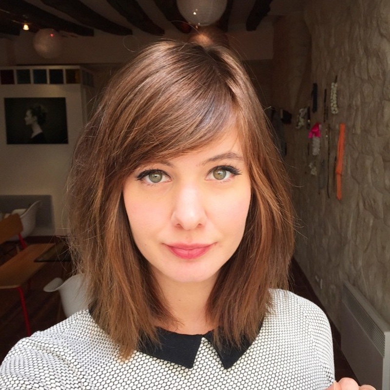 Side-Swept Bangs | Instagram/@daphnenarcy