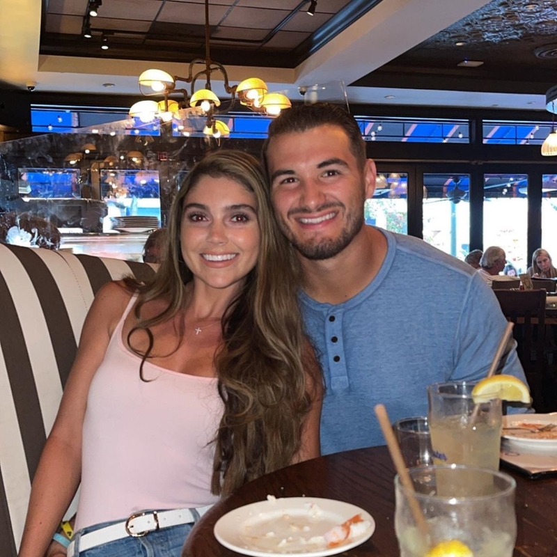 Mitchell Trubisky und Hillary Gallagher | Instagram/@mtrubisky10