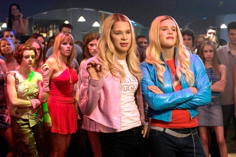 Dance-Off Scene in “White Chicks” | Alamy Stock Photo by Revolution Studios/TCD/Prod.DB