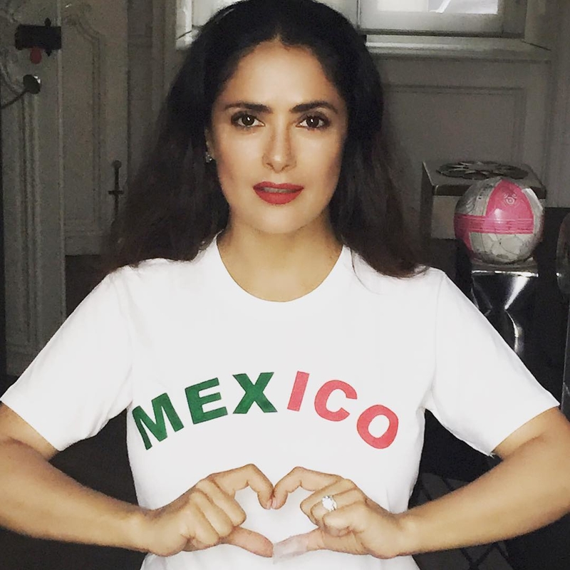 Peace Out | Instagram/@salmahayek