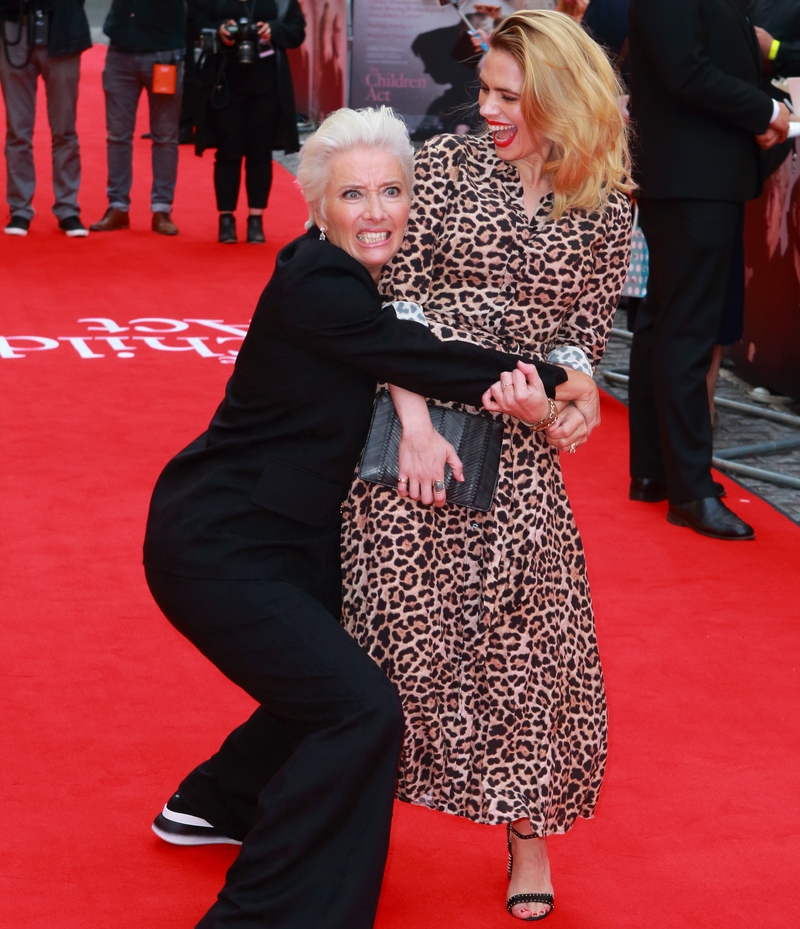 Emma Thompson packt eine Schauspielerkollegin | Getty Images Photo by Jamy / Barcroft Media 