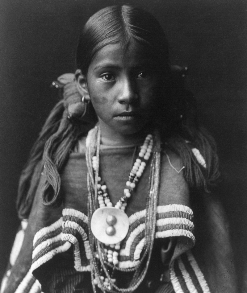 Jicarilla Girl | Alamy Stock Photo by Edward Curtis