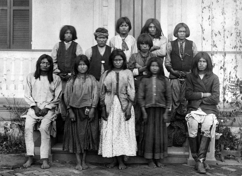 Chiricahua Carlisle | Alamy Stock Photo by GRANGER - Historical Picture Archive/NYC.