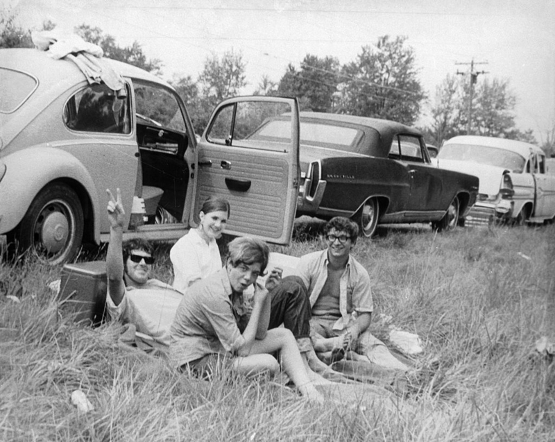 Impromptu Picnic | Getty Images Photo by Three Lions