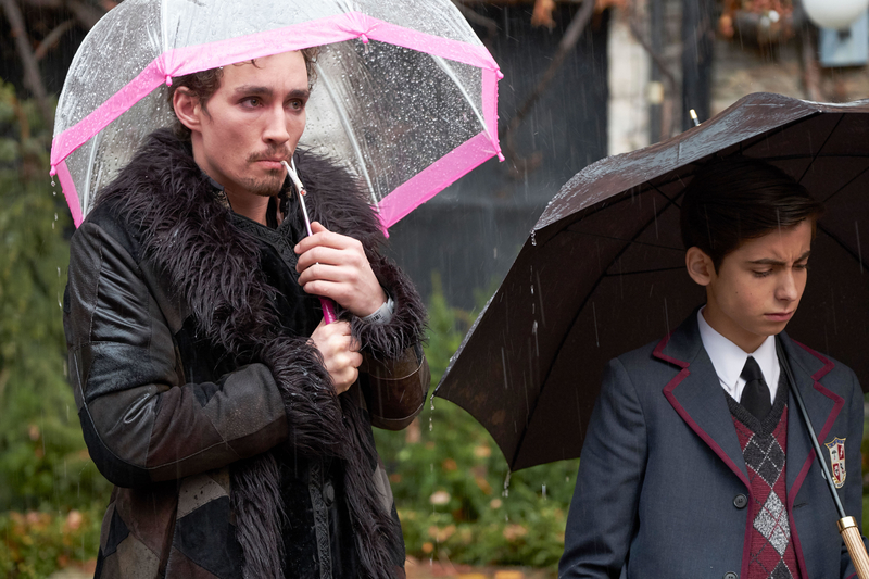 The Umbrella Academy (AM BESTEN) | Alamy Stock Photo by Christos Kalohoridis / ©Netflix / Courtesy: Everett Collection/Ron Harvey/Everett Collection Inc