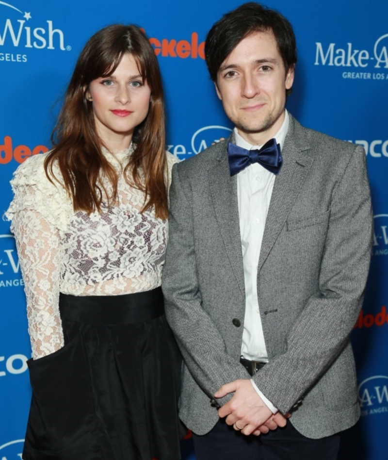 Josh Brener und Meghan Falcone | Getty Images Photo by Leon Bennett