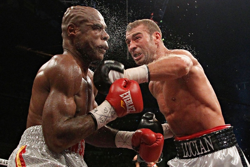 Seismische Stanze | Alamy Stock Photo by REUTERS/Mathieu Belanger (SPORT BOXING TPX IMAGES OF THE DAY)