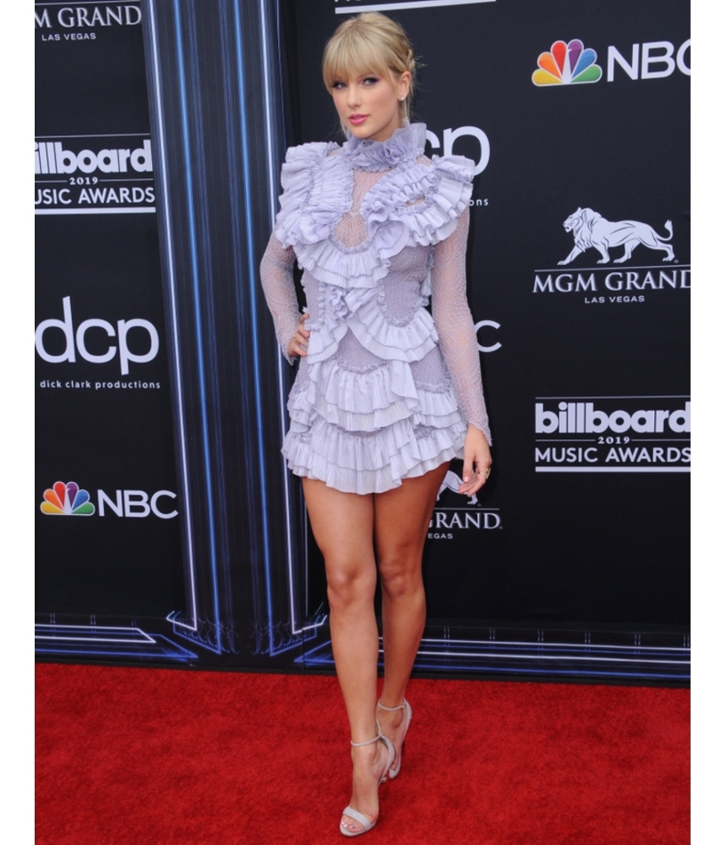 Taylor Swift - 1,80 m | Shutterstock Photo by Tinseltown