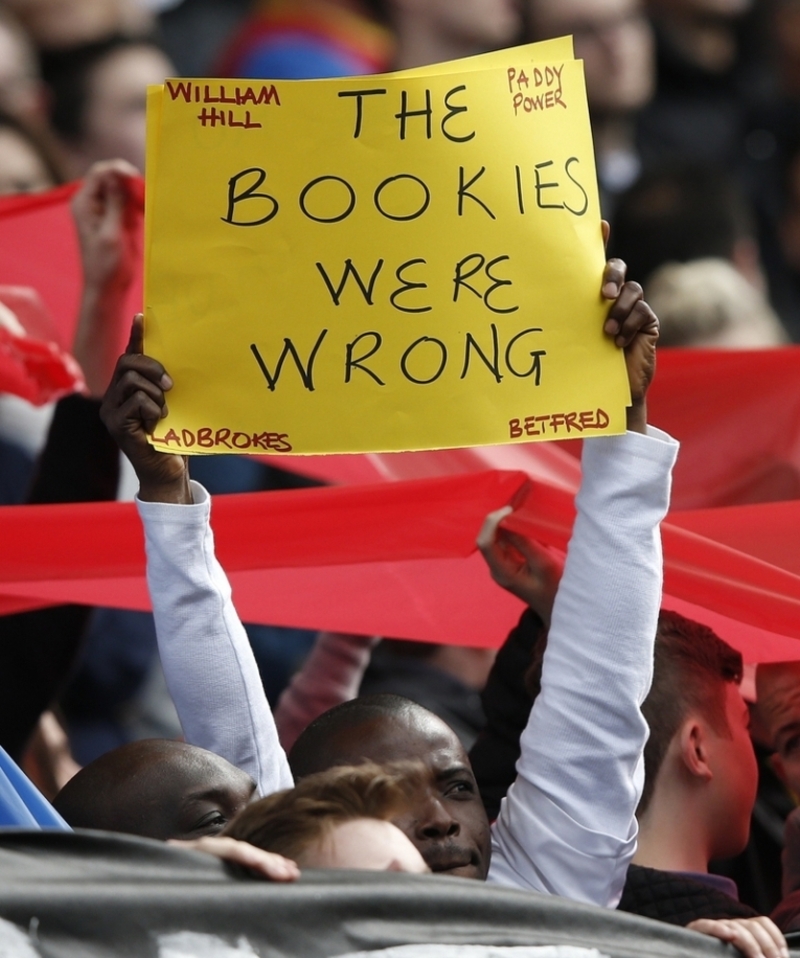 Mantenga su dinero en el bolsillo | Getty Images Photo by ADRIAN DENNIS/AFP