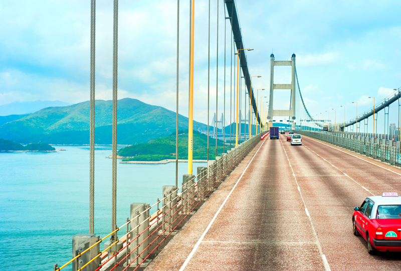 Puente Tsing Ma, Hong Kong | Alamy Stock Photo by Ivan Nesterov